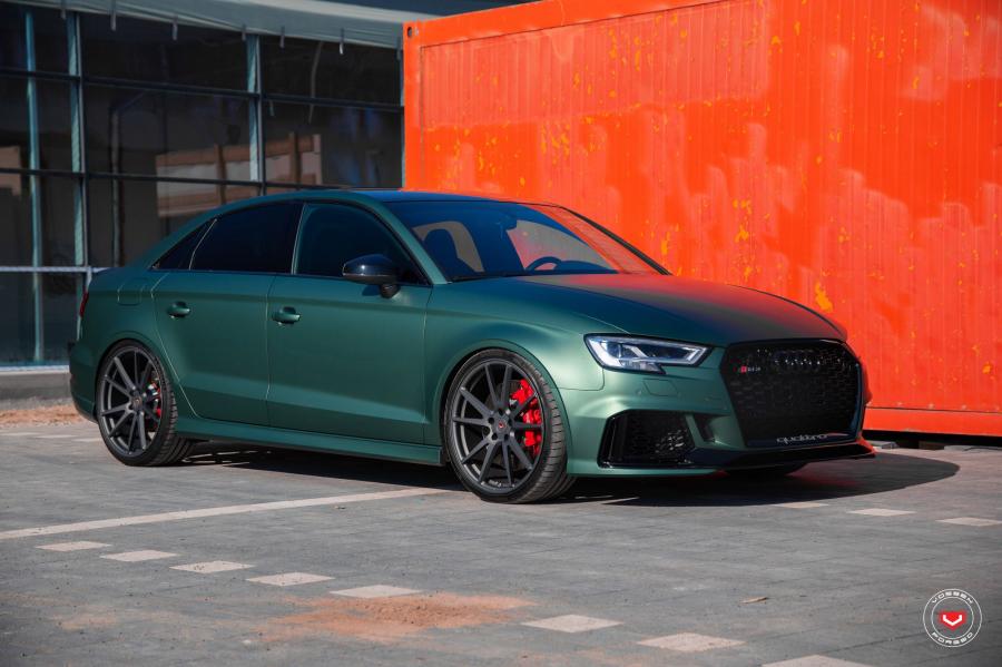  Audi RS3 Sedan on Vossen Wheels (VPS-301) 2018 года  (фото 41 из 57)